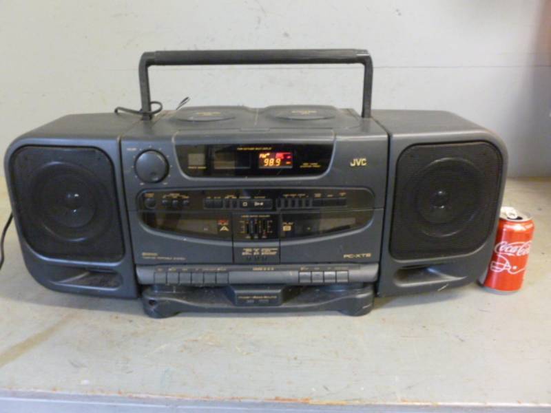 lot 217 image: Shelf Radio