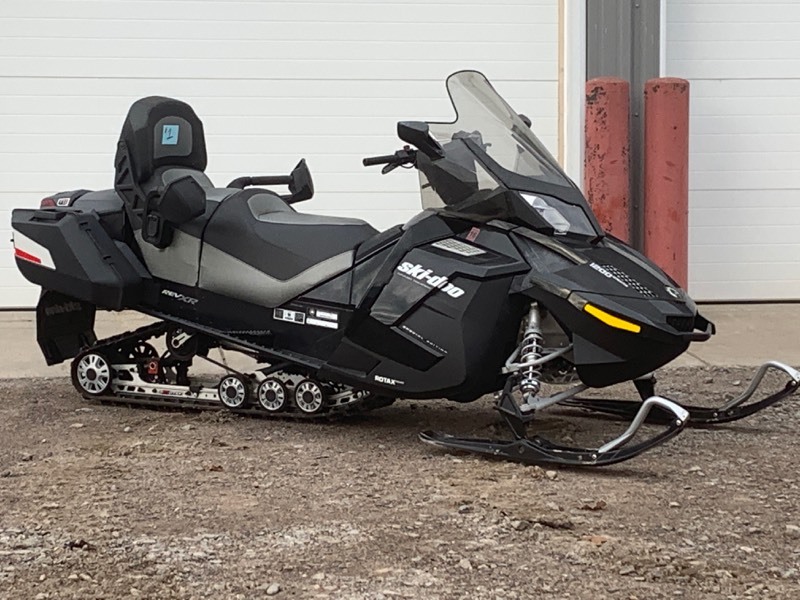 lot 1 image: 2014 Ski-Doo Grand Touring Snowmobile