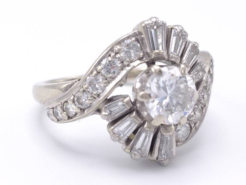 Classy, Stunning Vintage 1.90 CT Art Deco Diamond Estate Ring in 14k White Gold