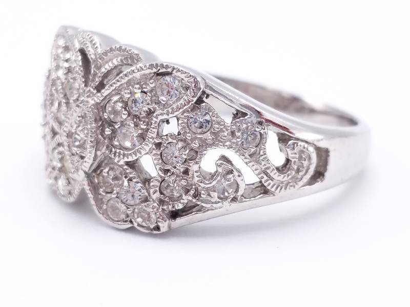 Elegantly Designed Sterling Silver Estate Ring
