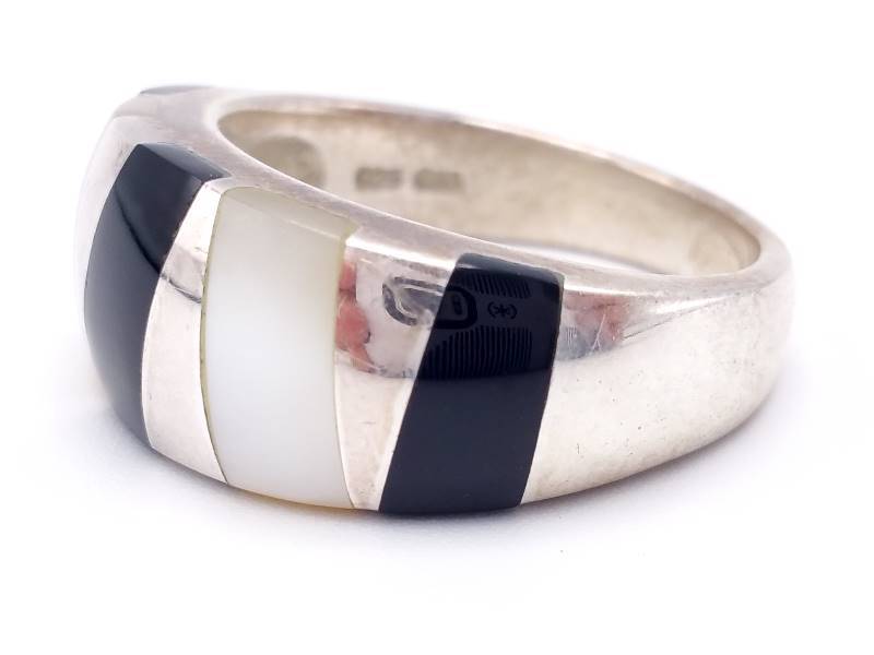 Ladies Inlaid Black Oynx and Mother of Pearl Estate Ring in Sterling Silver