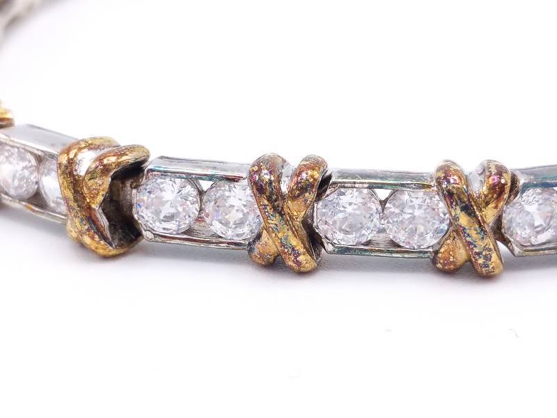 Elegant Ladies Tennis Bracelet in Sterling Silver