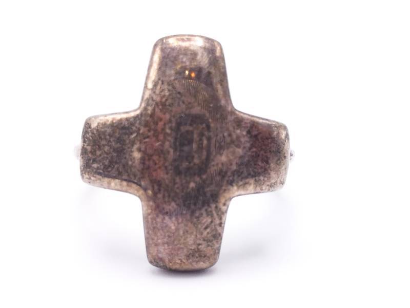 Stylish Modern Sterling Silver Cross Estate Ring