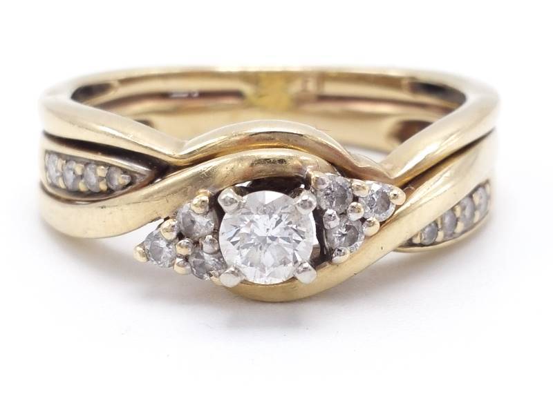 Ladies Diamond Estate Ring in 10k Yellow Gold