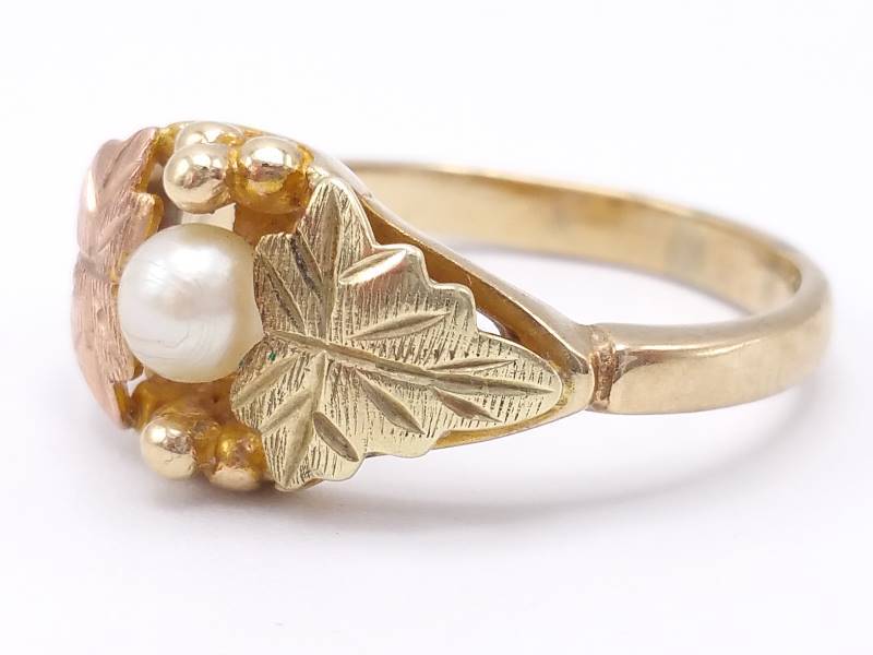 Beautiful Pearl in Black Hills 10k Gold Estate Ring
