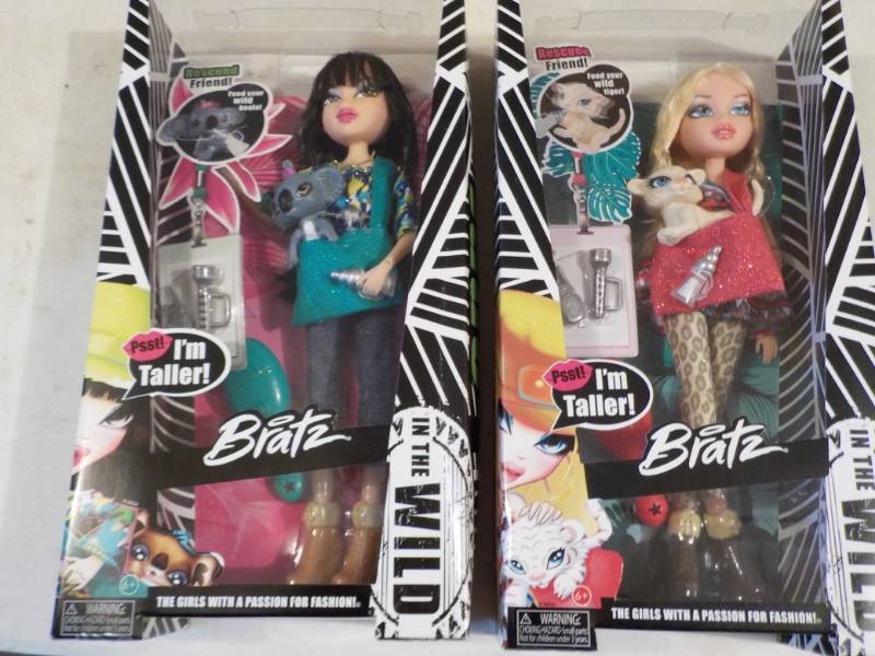 lot 21 image: 2 Bratz Dolls- Cloe and Jade...