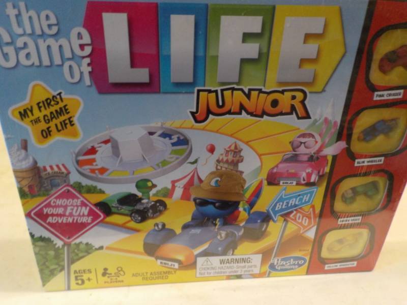 lot 26 image: The Game of Life Junior...