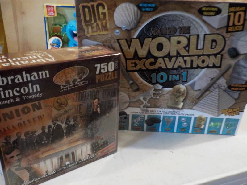 lot 35 image: Around the World Excavation 10 in 1...