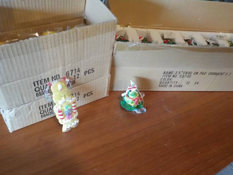 lot 71 image: Xmas Ornaments  24 Gingerbread Men...