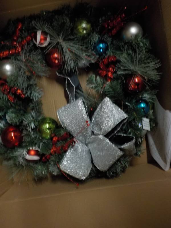 lot 89 image: Xmas Wreath...