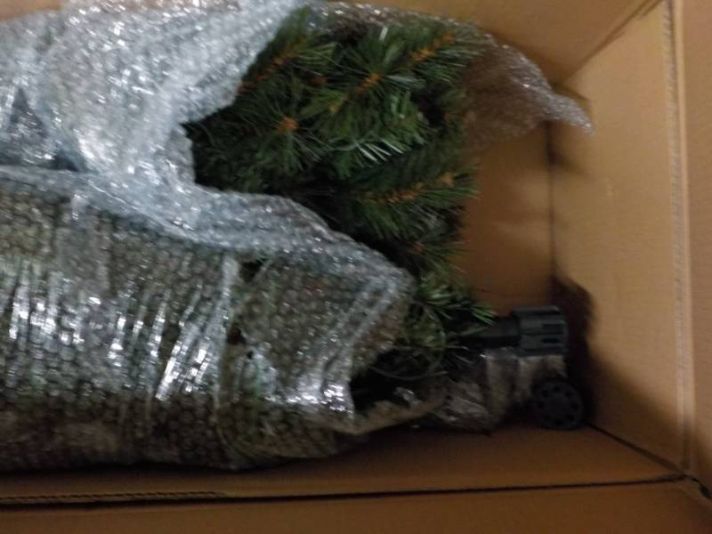 lot 97 image: 7.5 ft Wesley Slim Spruce X-mas tre...