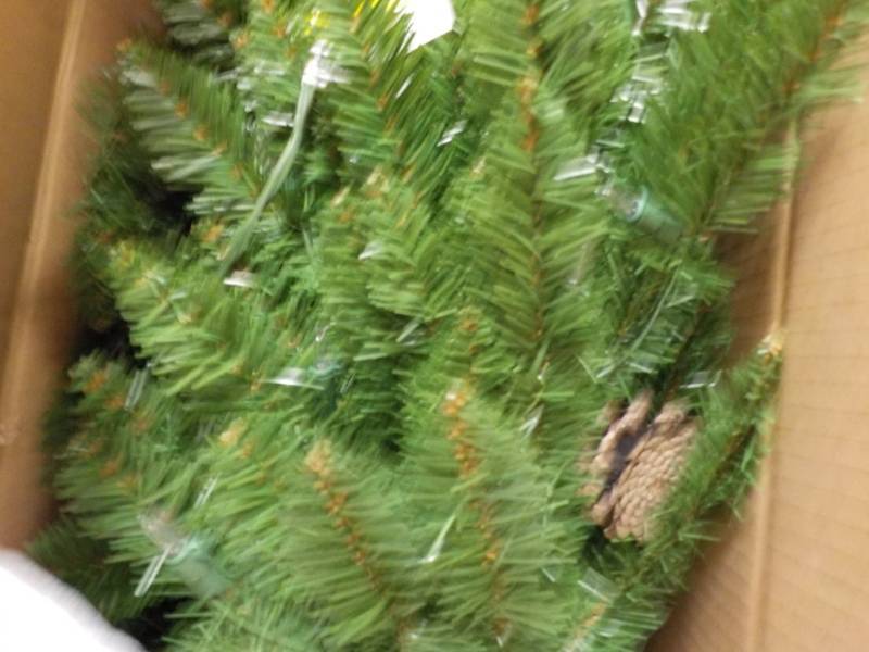 lot 99 image: 4 ft Entrance Tree with Lights- set...