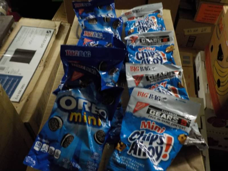 lot 144 image: Oreos Mini and Chips Ahoy...