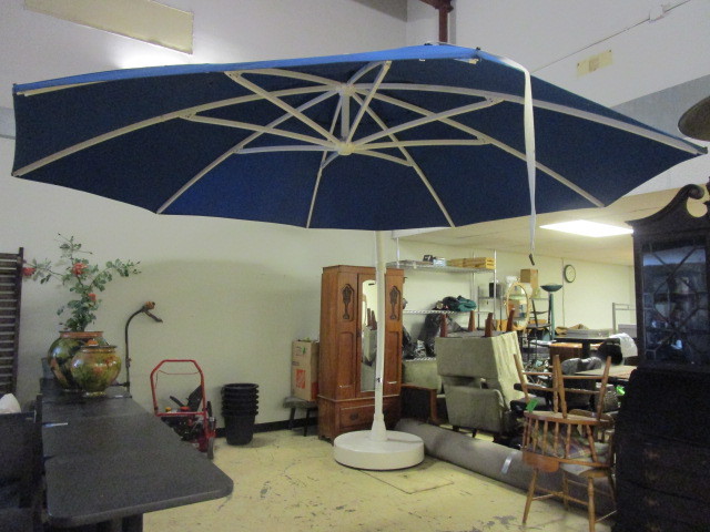 SUN GARDEN CANTILEVER PATIO UMBRELLA