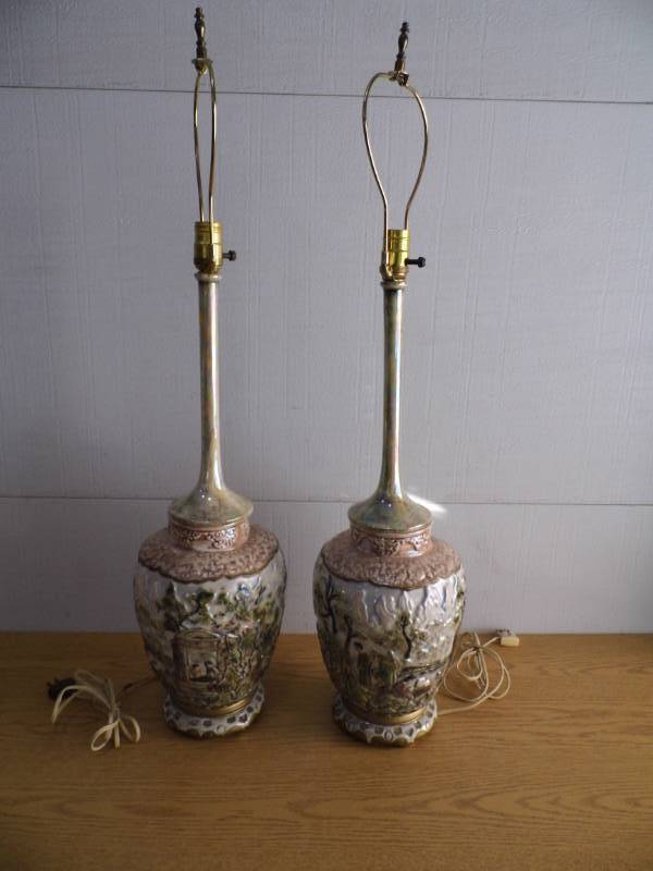 lot 4 image: Pair of Vintage Lamps