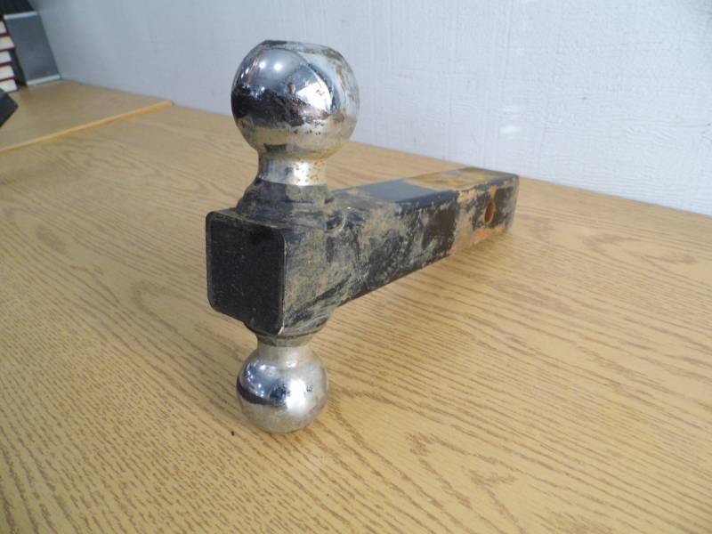 lot 5 image: Double Receiver Hitch