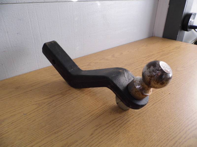 lot 6 image: Receiver Hitch