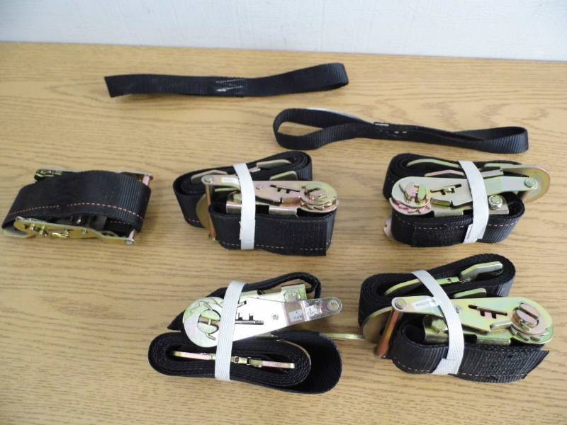 lot 19 image: Rachet Straps