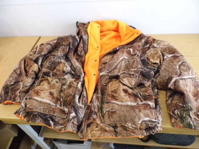 lot 28 image: Jacket