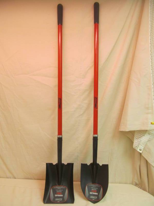 lot 70 image: shovels