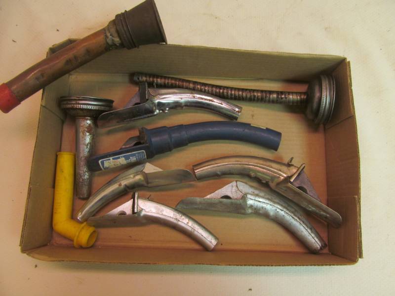 lot 81 image: oil can spouts