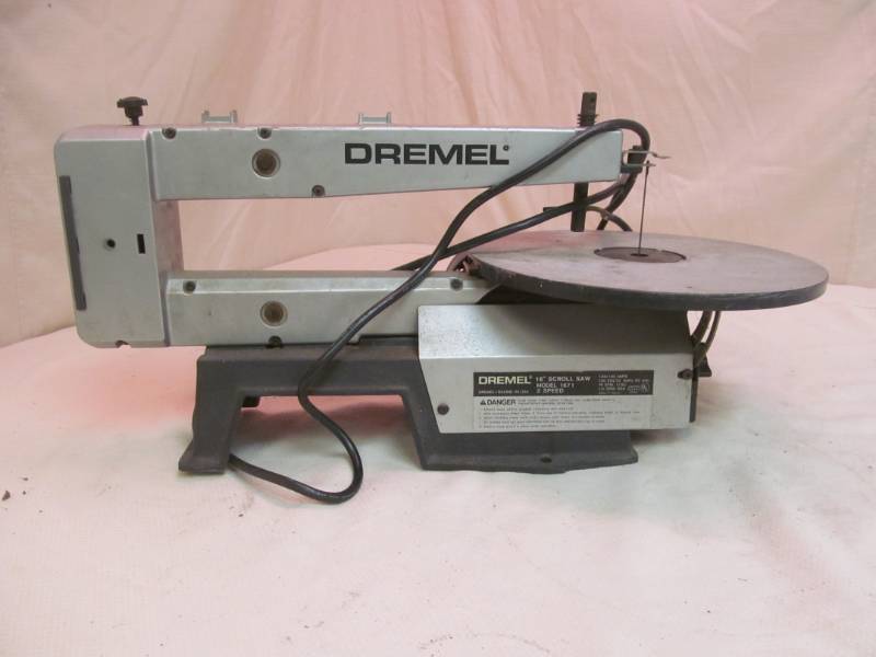 lot 84 image: Dremel scroll saw