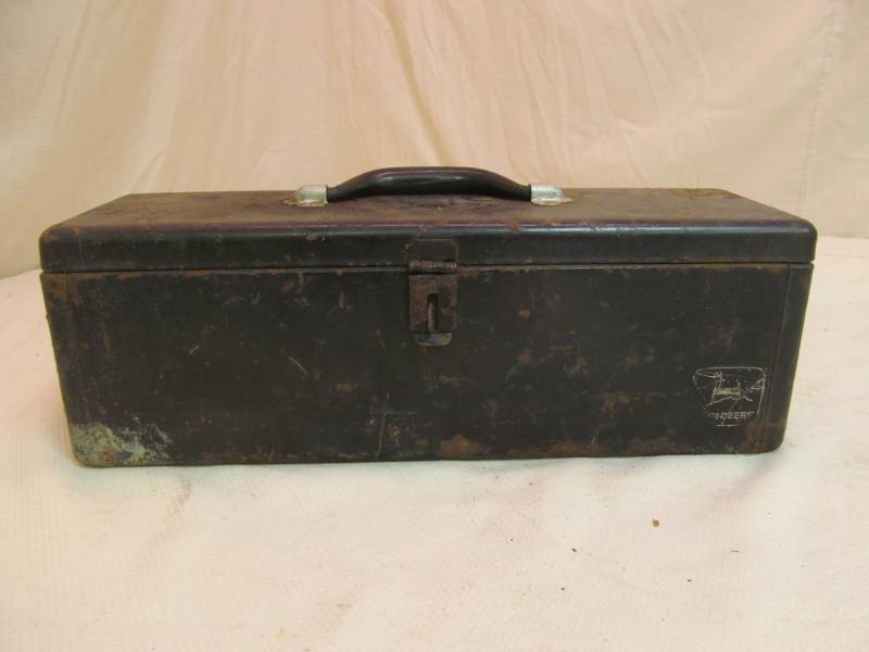 vintage John Deere tool box | JAX of Benson Sale #784 | K-BID