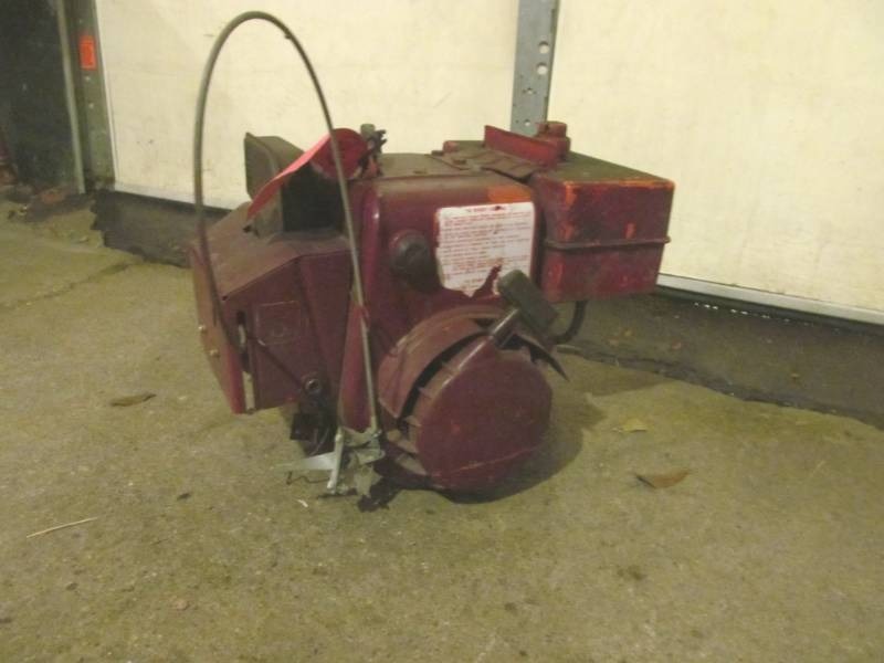lot 112 image: Tecumseh 10ph off snowblower