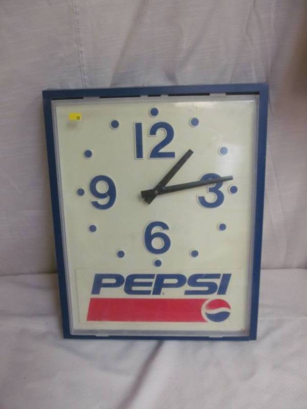lot 11 image: Pepsi wall clock