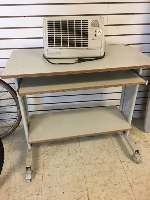 lot 19 image: Rolling Desk with Heater