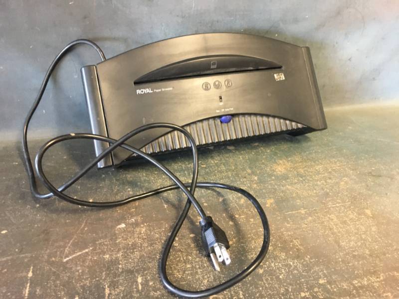 lot 31 image: Paper Shredder