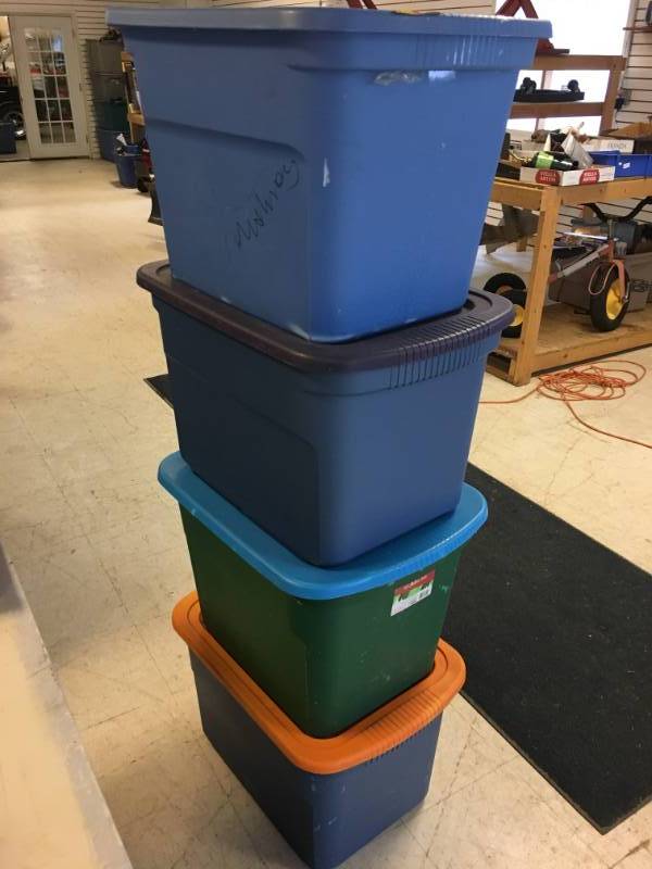 lot 49 image: 4 - 18 Gallon Plastic Totes