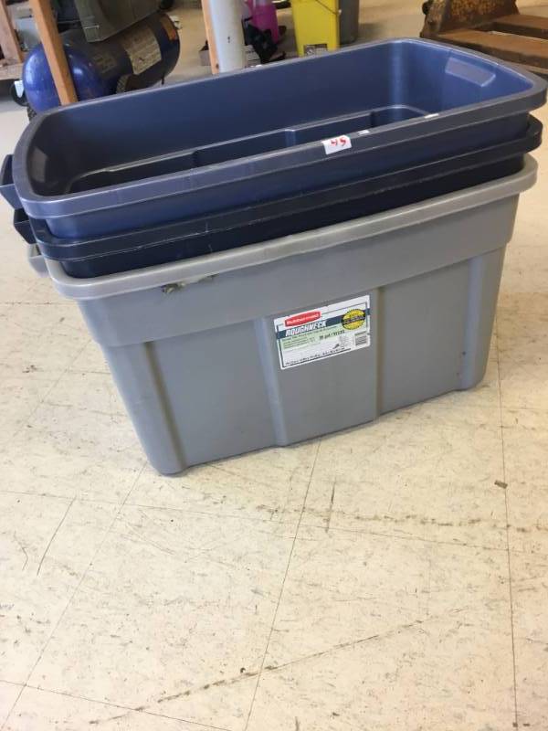 lot 45 image: 3 Plastic Bins