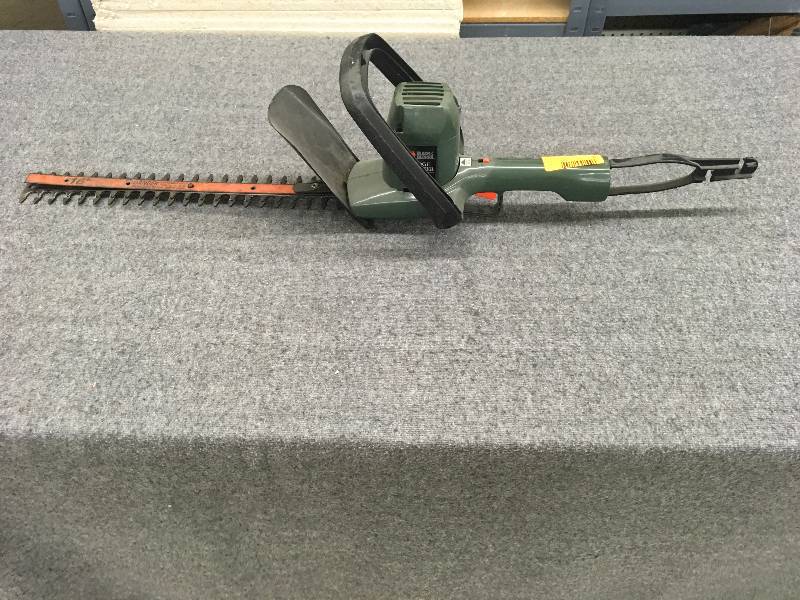 lot 6 image: Black & Decker 16 Hedge Trimmer No. TR250 Type 2