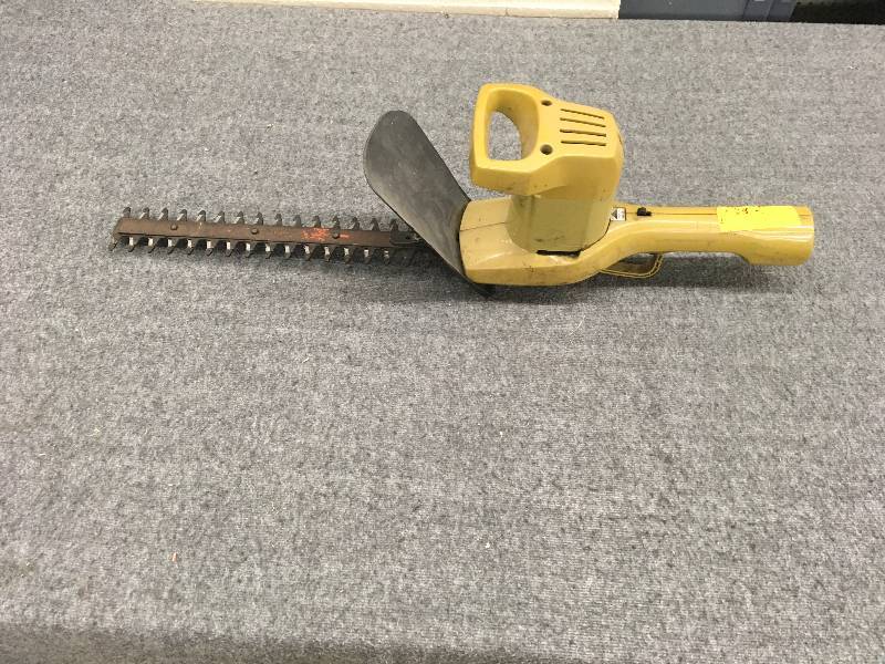 lot 7 image: Black & Decker Hedge Trimmer NO. 8115 Type 1