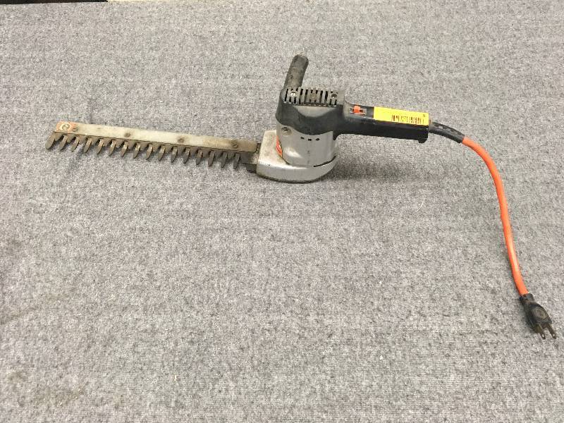lot 8 image: Black & Decker Hedge Trimmer