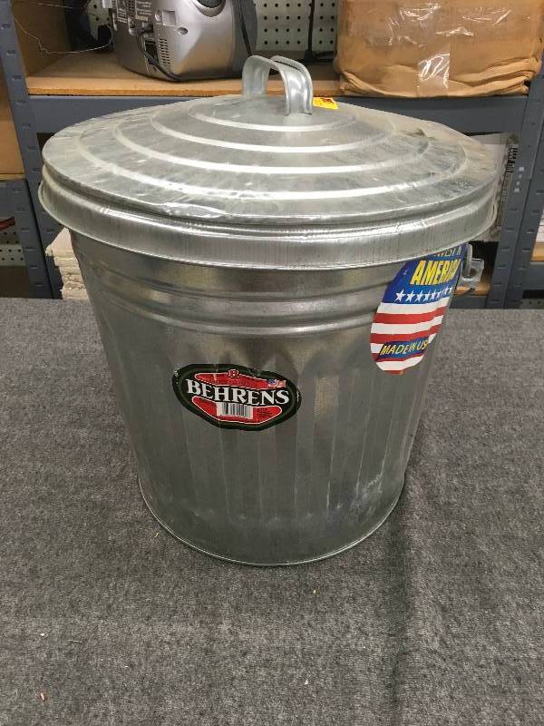 lot 14 image: Behrens High Grade Metal- Ware 10 Gal Garbage Pail