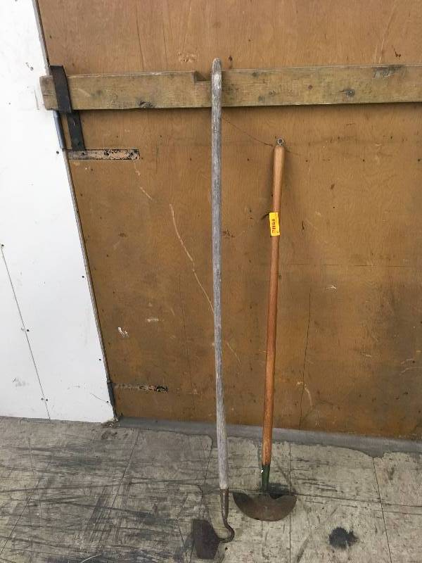 lot 24 image: Garden Spades