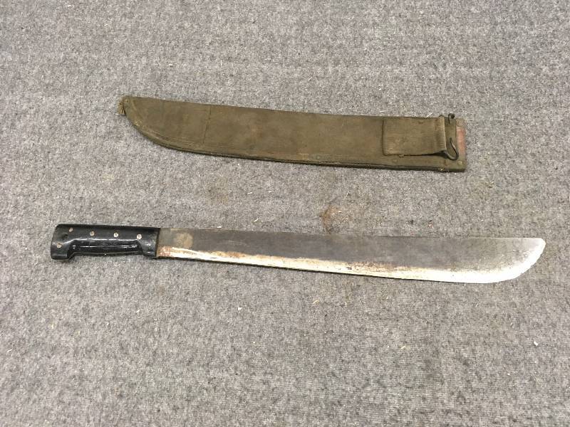 lot 65 image: Machete