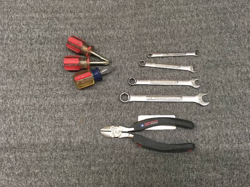 lot 73 image: Screwdrivers, Wrenches, Snipper
