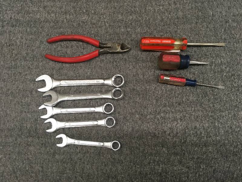 lot 74 image: Screwdrivers, Wrenches, Snipper