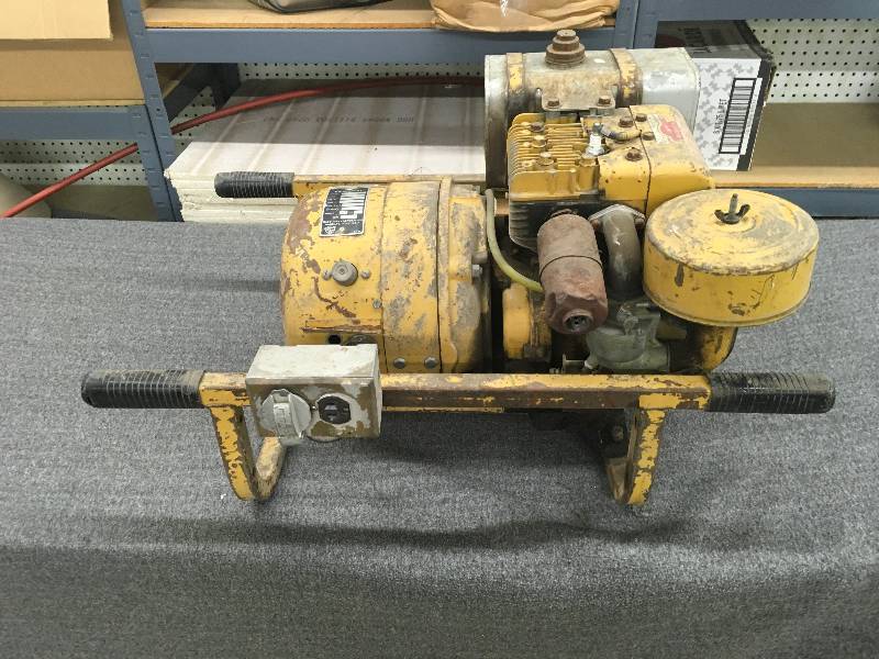 lot 83 image: Mankato Katolight Generator