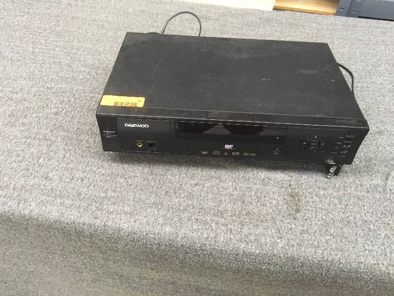lot 98 image: Daewoo DVD Player Model DVD-5700