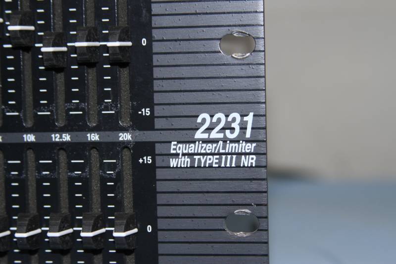 lot 48 image: dbx Professional Audio Model 2231 Dual 31-Band Graphic Equalizer (EQ) & Limiter