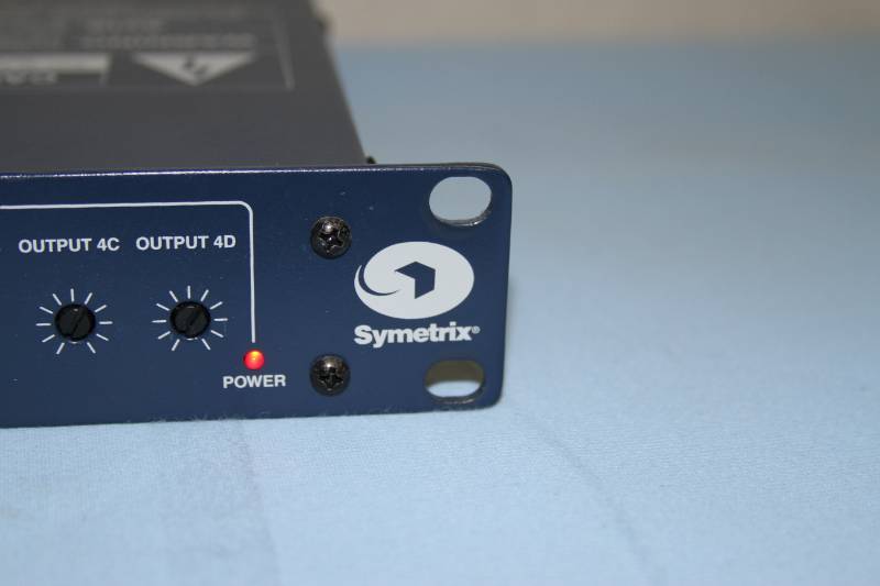 lot 63 image: Symetrix 581E Compact & Flexible Professional Audio Distribution Amplifier
