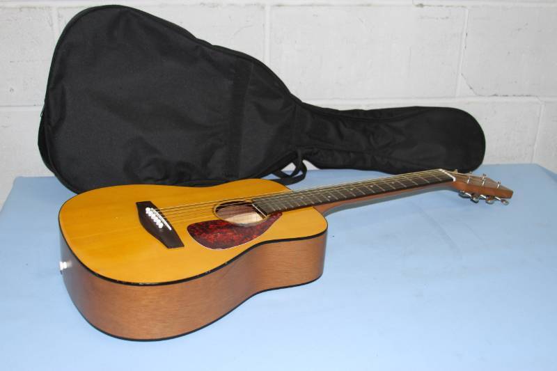 Yamaha Fg Junior Jr 1 Red Label 3 4 Size Acoustic Guitar With Case