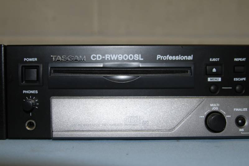 lot 72 image: Tascam CD-RW900SL Professional CD-RRW Recorder with MP3 Playback
