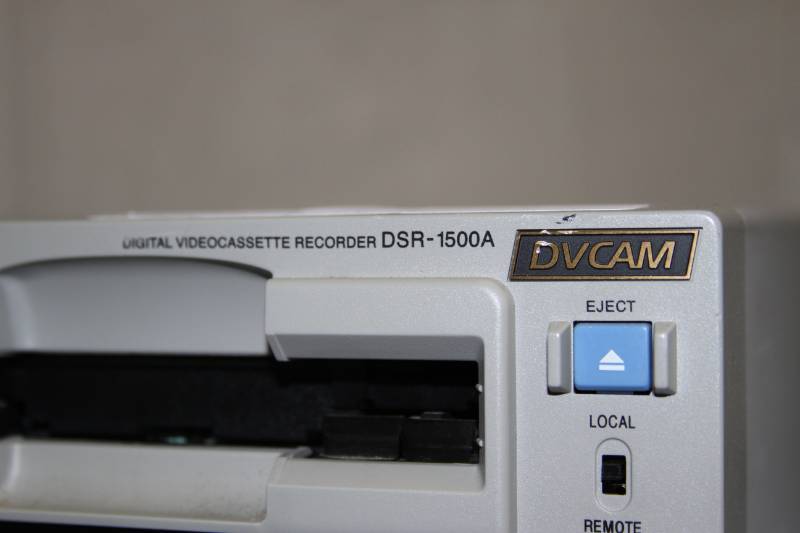 lot 77 image: Sony DSR-1500A Digital Videocassette Recorder VCR Professional Video Edit  Editing Deck VTR