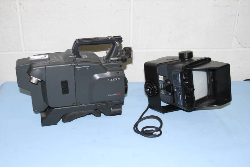 lot 80 image: Sony DXC-D55WS Professional Video Camera w CA-D50 SDI Camera Adapter  Adaptor for DXC Video Camera & Viewfinder