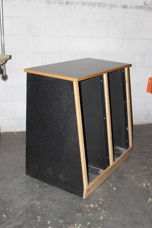 lot 118 image: Large Dual Angled Wood Audio & Video Equipment Rack